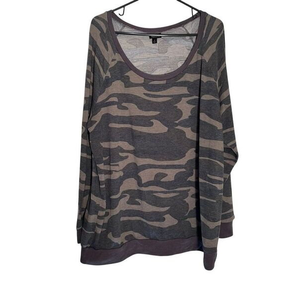 Torrid Super Soft Plush Camo Crew Neck Raglan T-Shirt Multicolor Size 2 - Picture 1 of 6